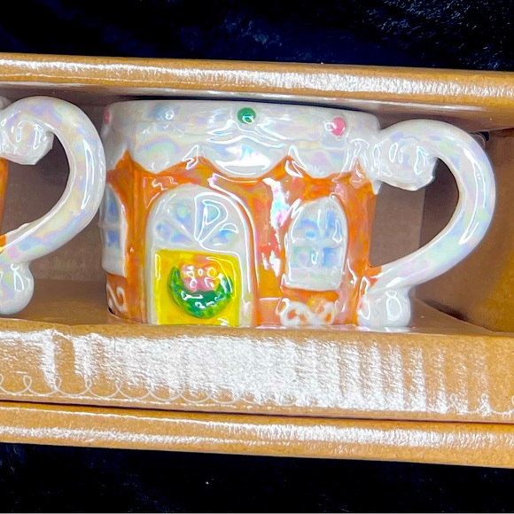 Súper Cute Gingerbread House espresso mugs set of 4 - Picture 3 of 4